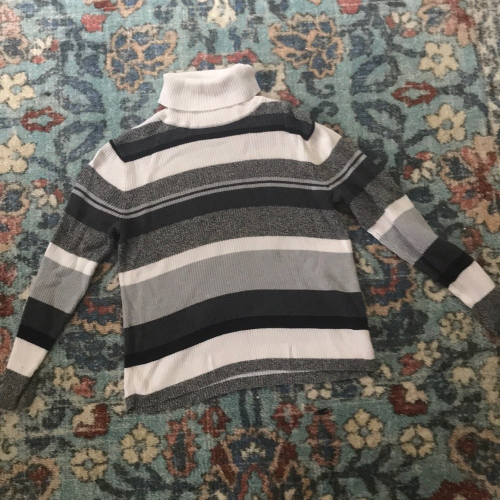 DONATING NEXT WEEK vintage 90s/y2k striped top
